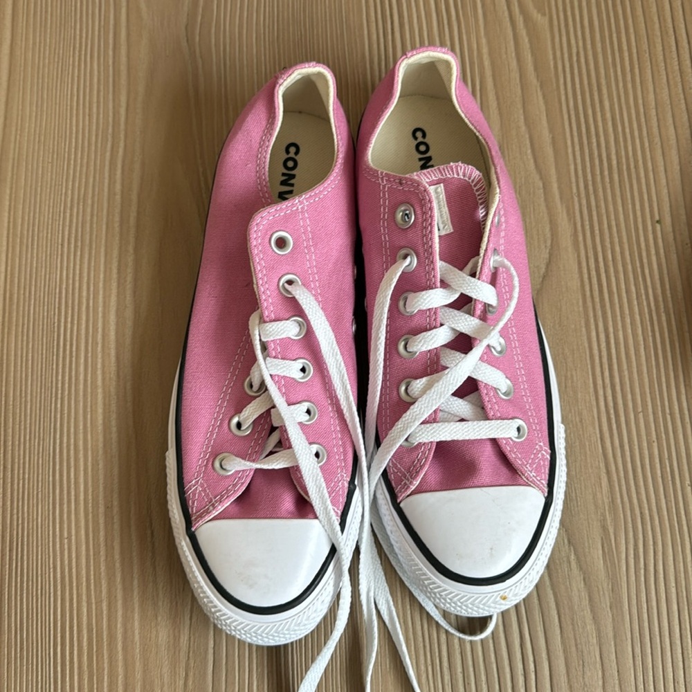 Converse low top. Flamingo pink. NWOT